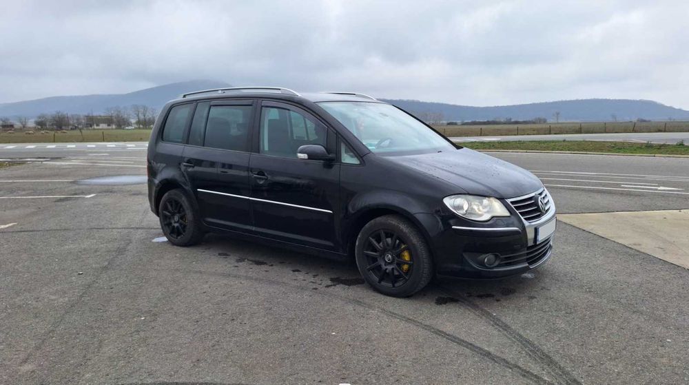 Volkswagen Touran 2.0 TDI DSG (1 ax cu came)
