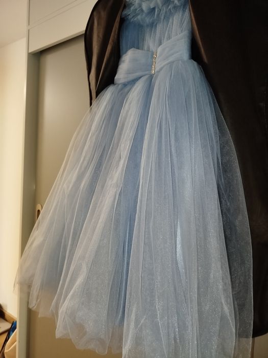 Елегантна рокля с обръч