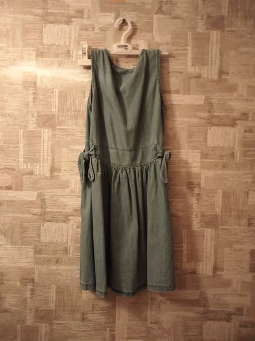 Продам платья на девочку