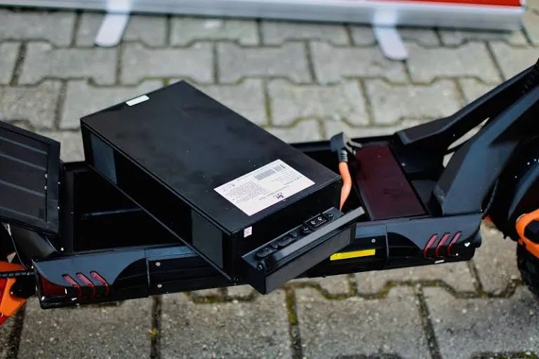 Trotineta electrica KUKIRIN G3 Pro noua sigilata 2400 W pliabila chie
