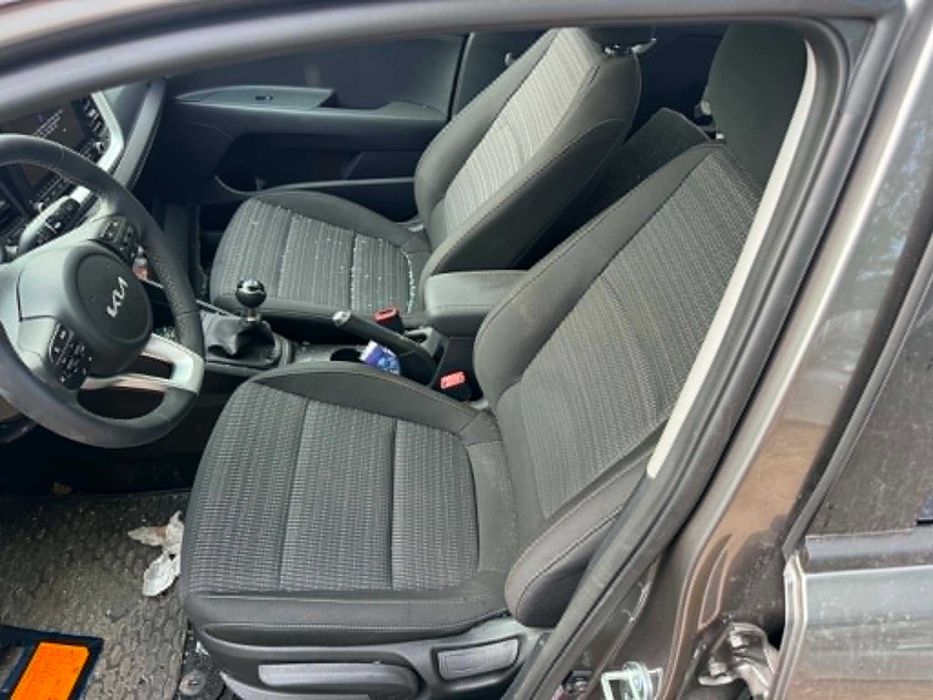 kia stonic 1.2 на части 7000км киа стоник на части камера дигитално табло