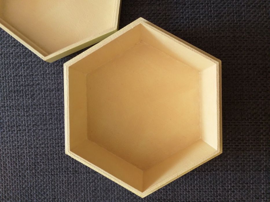 Кутия за бижута с техника декупаж