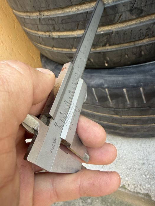 Hankook 235 40 19 за Тесла