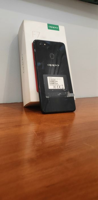 Oppo F7 в хорошом состояние