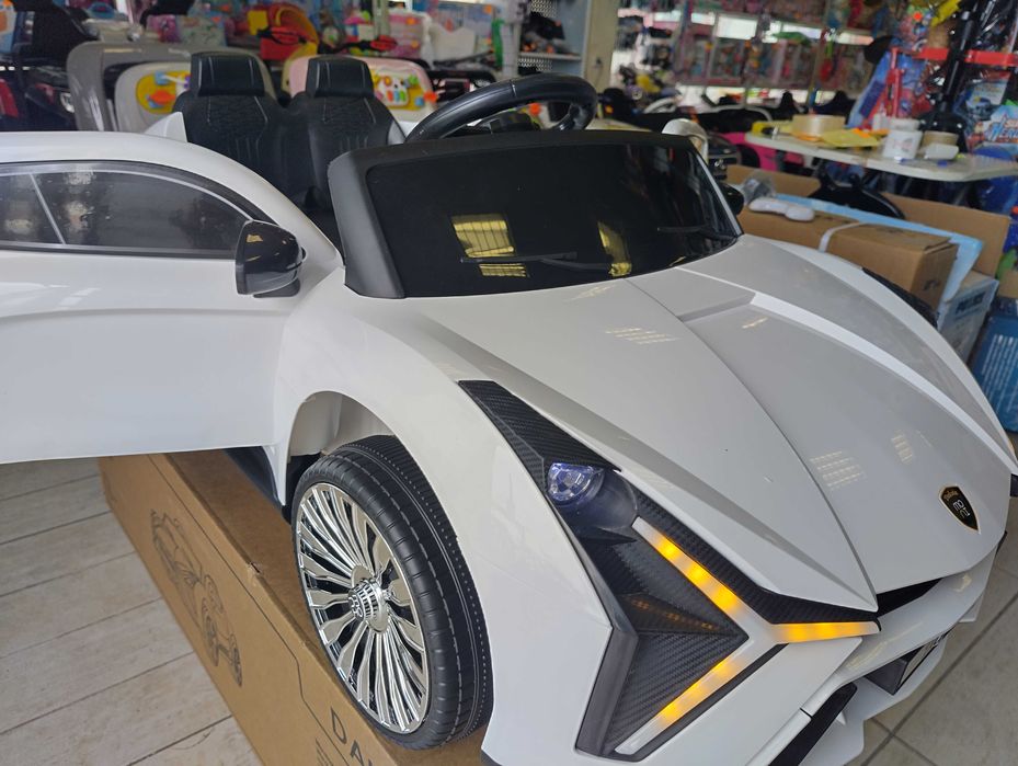 PORSCH Акумулаторна кола DAKOTA бял