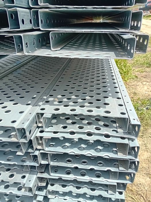 Rigole zincate di otel inoxidabil