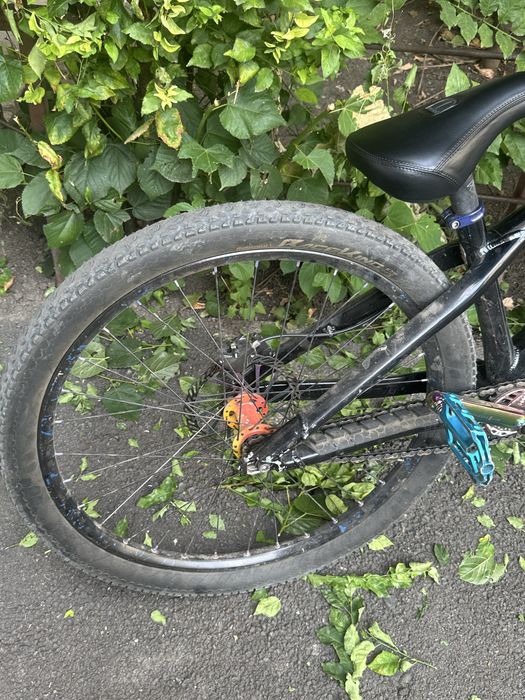 Vând dirt jumper