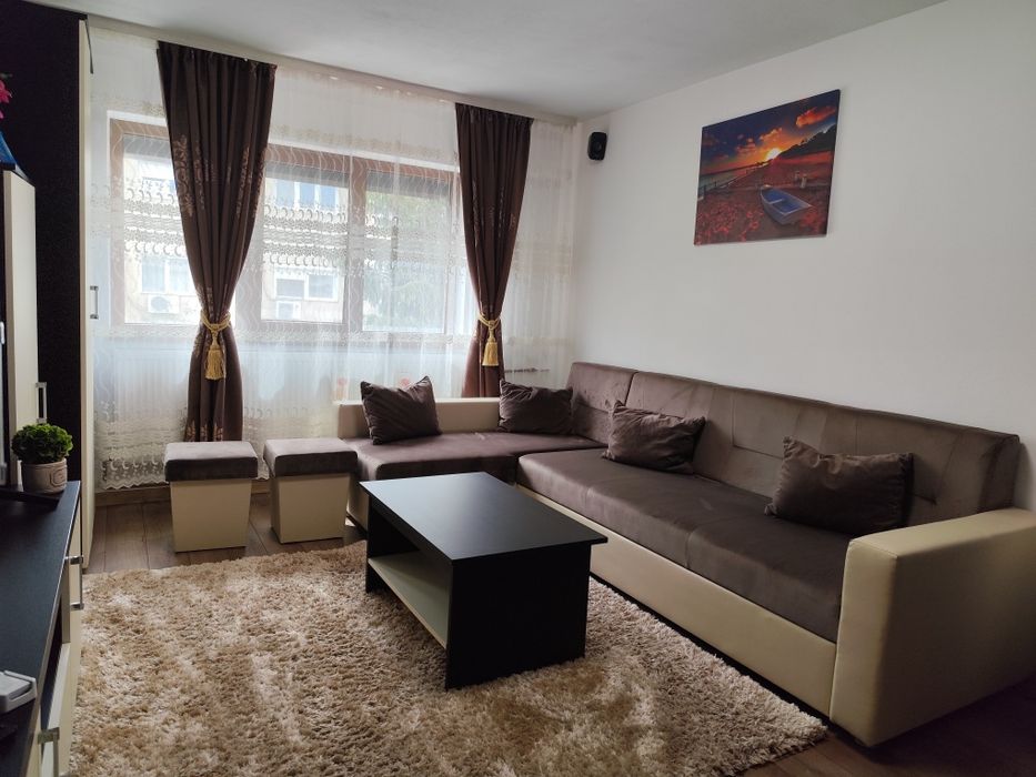 Proprietar, vând ap  3 camere decomandat, Micalaca - Miorița