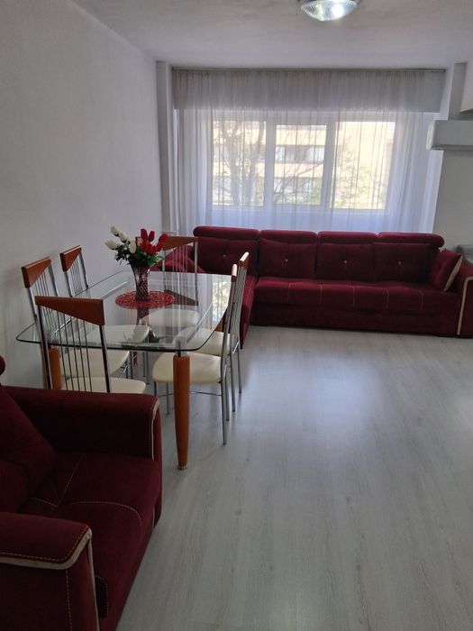 Apartamente de închiriat