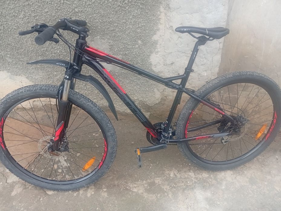 Bicicleta mtb aproape noua merge foarte bine funcționează totul la ia