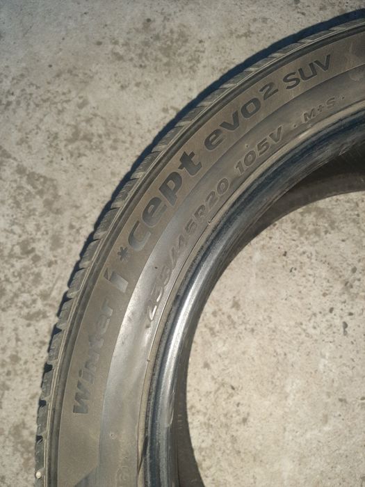 Vând anvelope HANKOOK