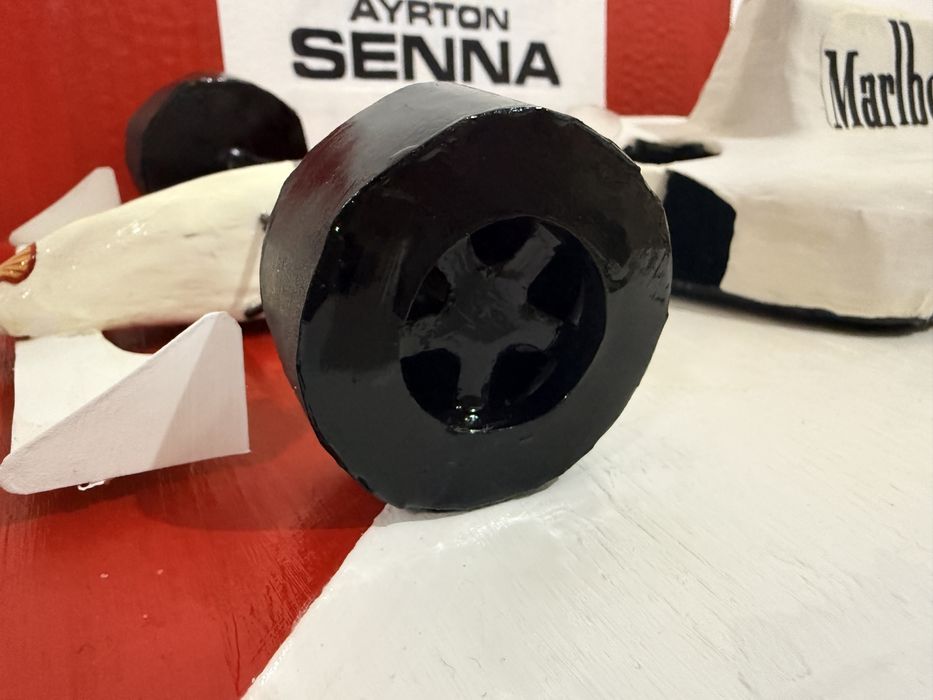 Модель Formula-1 Ayrton Senns.