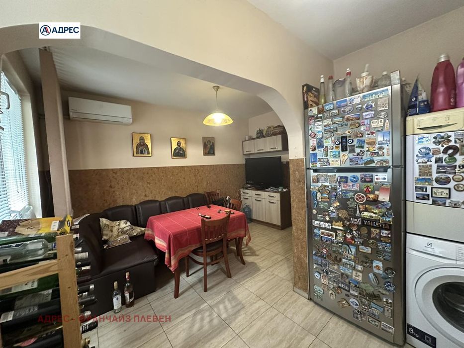 Продава се Тристаен апартамент в Плевен, 9-ти квартал - 97 кв.м за 2031 €/кв.м - Снимка #1