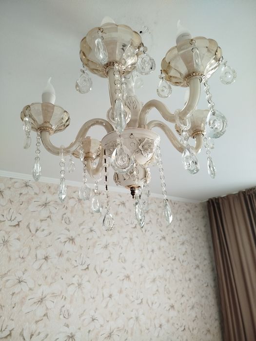 Продам люстру б/у