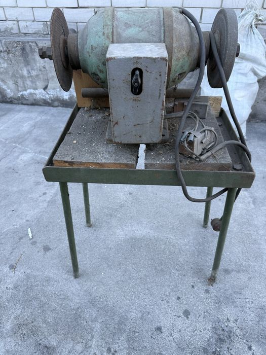 Станок токарный.      .