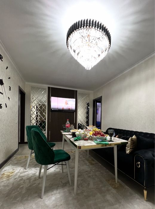 Кухонный стол стульями