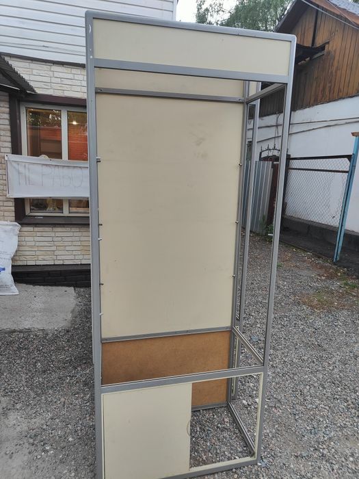 Продам торговые витрины.