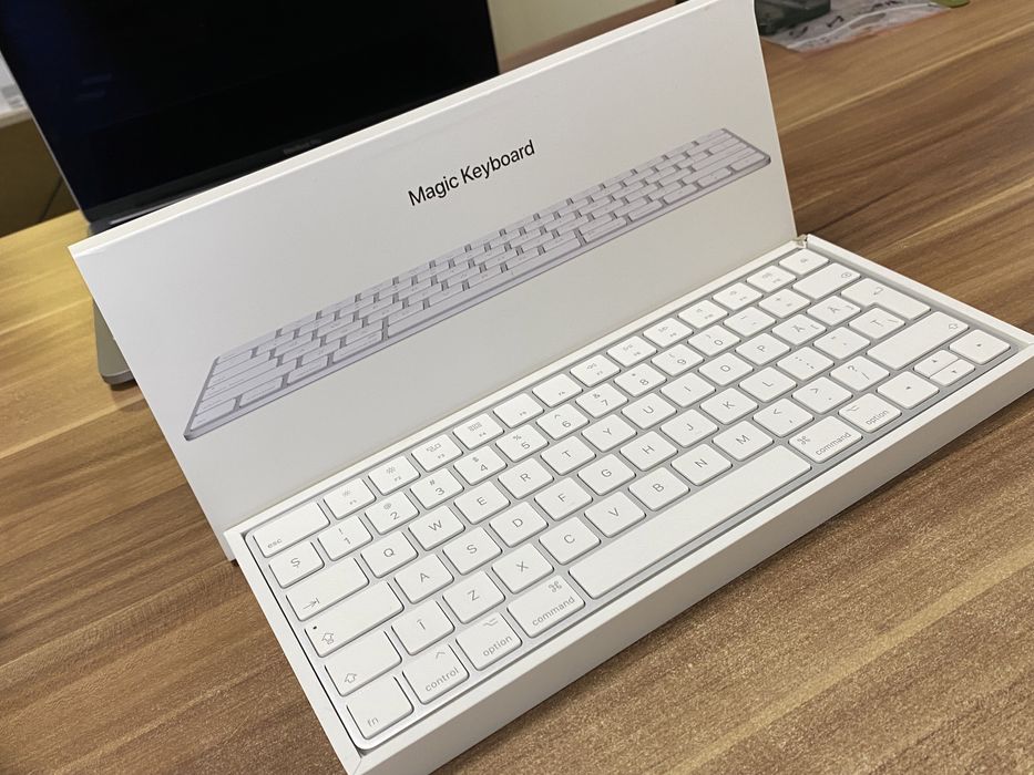Apple Magic Keyboard / Noua /