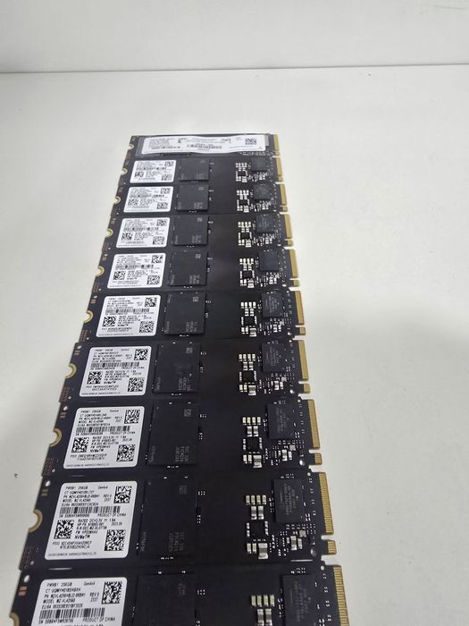 M.2 Nvme 256 WD Pullout yichilgan yangi
