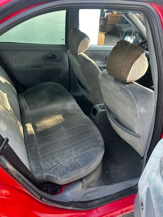 Машина форд подам