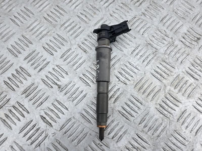 Injector Opel Vivaro 2.0 dci; 2.0 cdti M9R