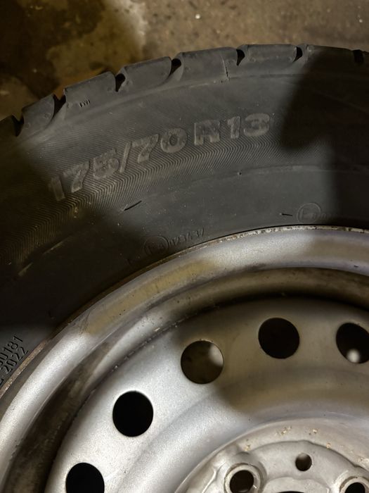 Продам летнюю резиру с дисками Р13 4х98