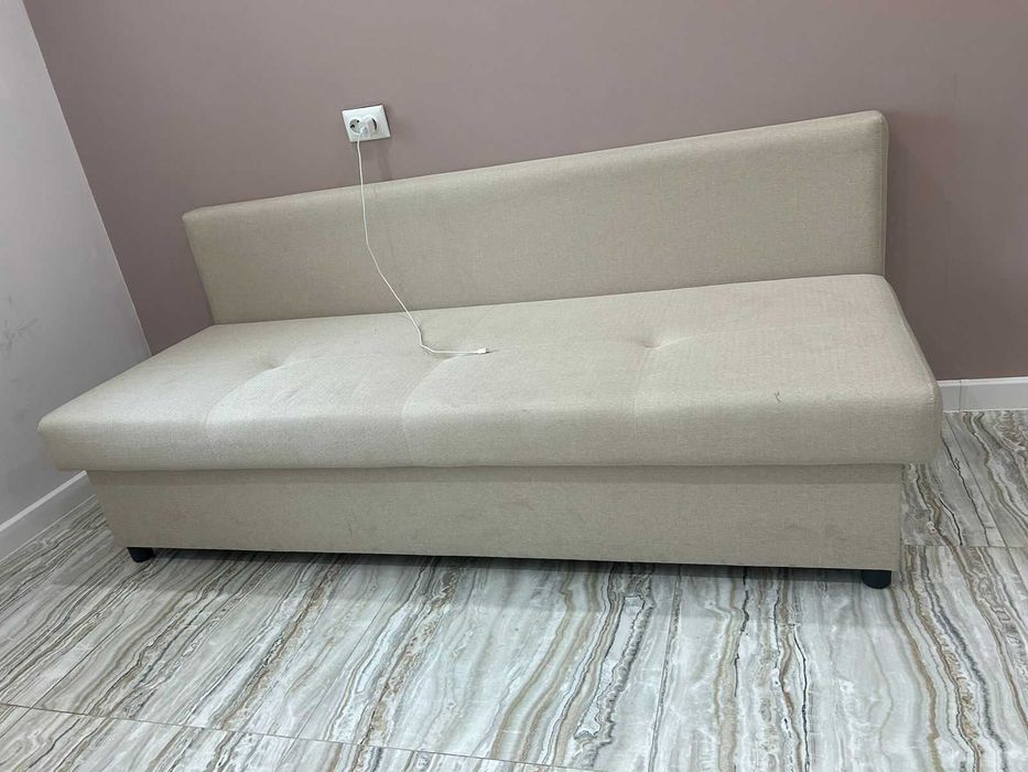 Продается диван в хорошем состоянии