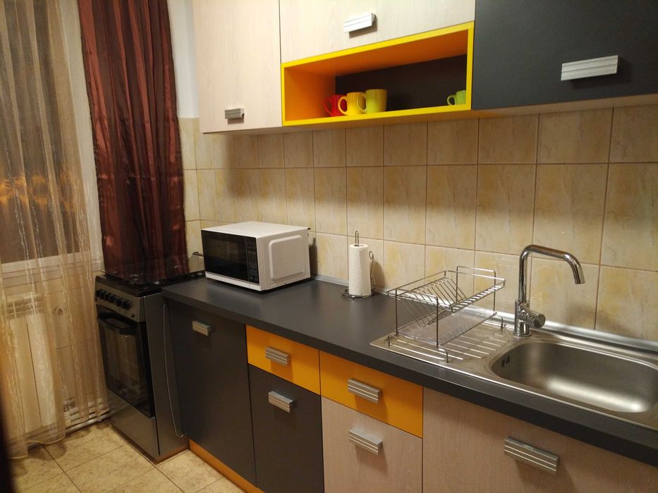 Apartament 50m2 renovat, zona Precista