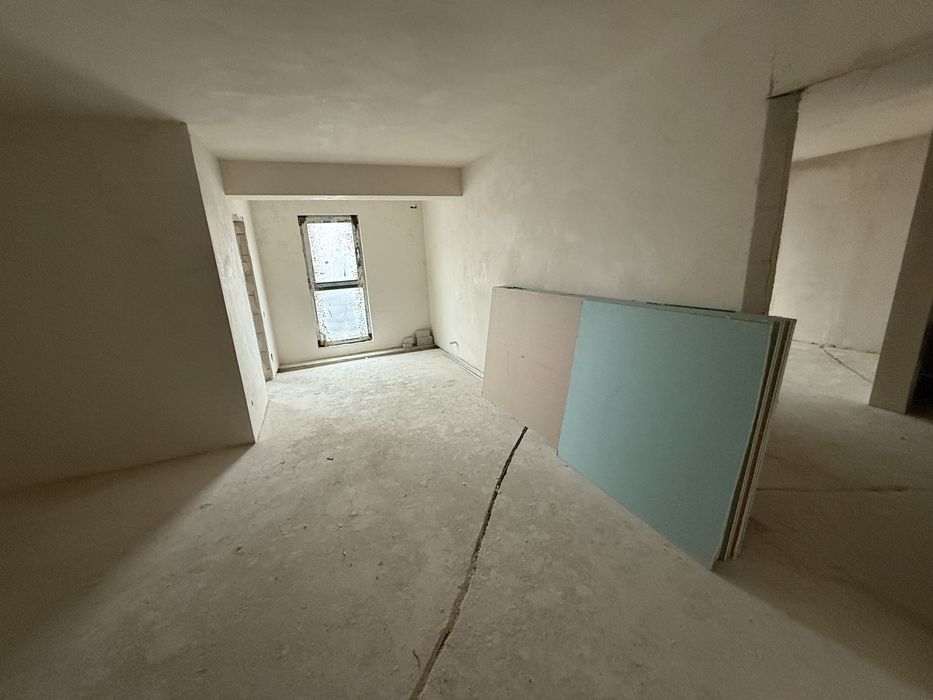 Apartament 3 camere NOU 102mp