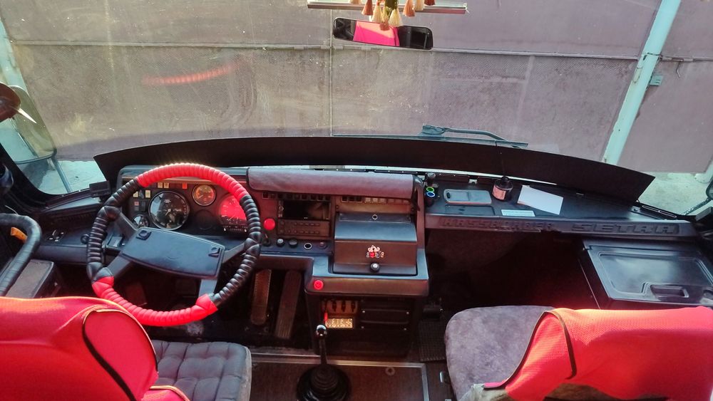 Продам Setra 215HD