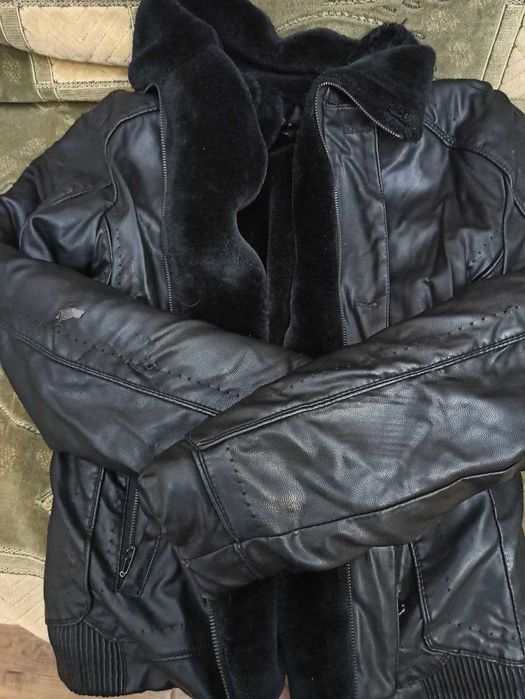 Продам зимнюю куртку