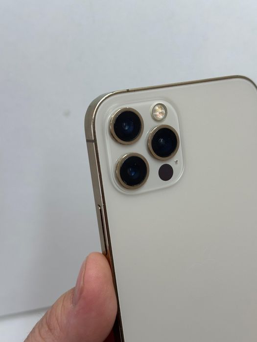Продам Айфон 12 Про 128г
