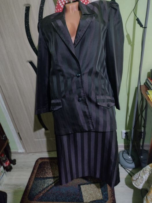 Fuste, pulovere, compleu cu fusta , pantaloni lungi, sacou