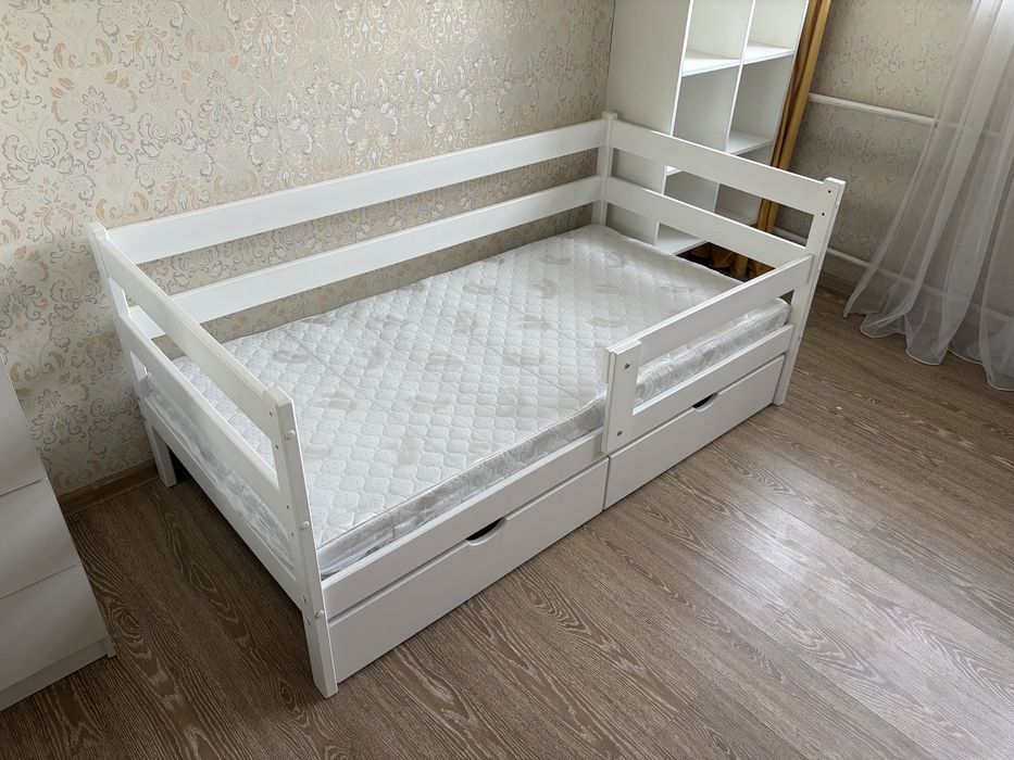 Продам детские кроватки