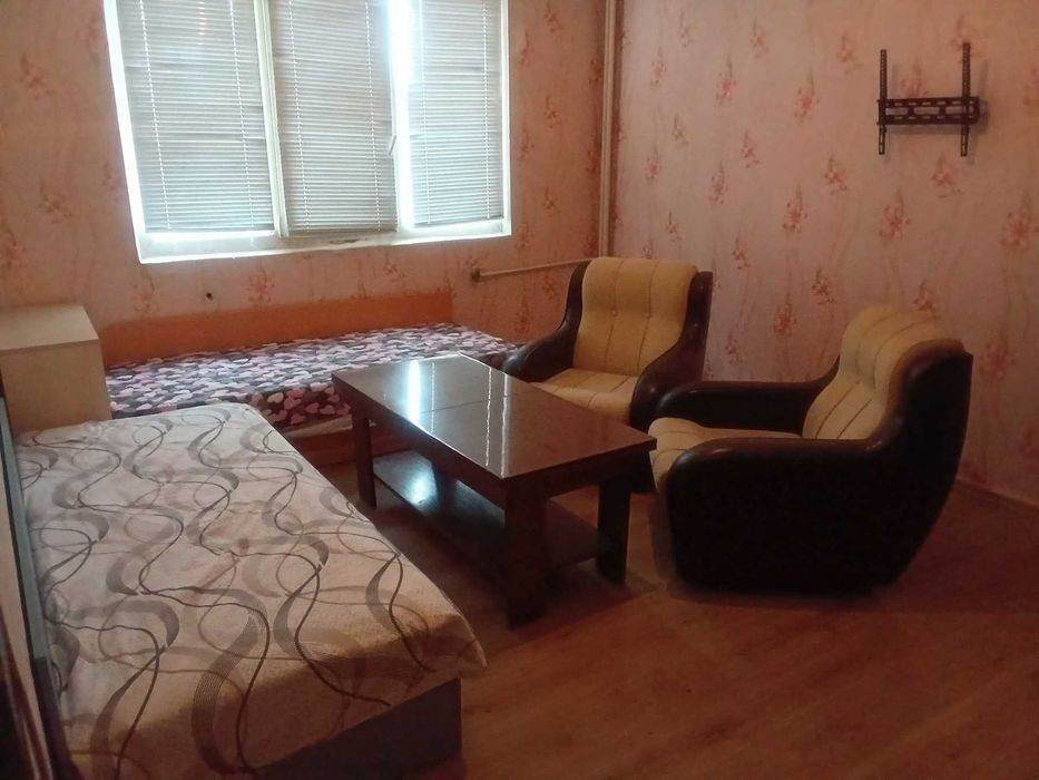Продава се: 70 кв.м обзаведен Апартамент, в началото на кв. Изгрев с голяма Изба