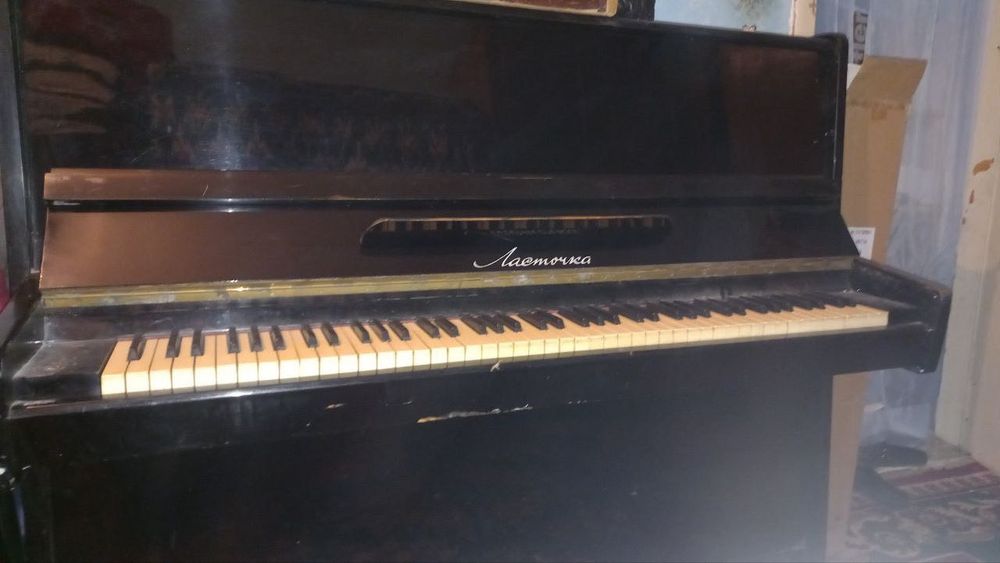 Pianino sotiladi. Holati yaxshi 1mln so’m. Guliston shahar