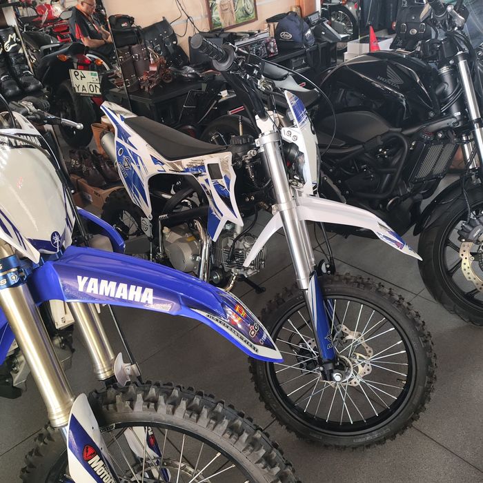 Кроссовые мотоциклы  Ямаха , Кавасаки