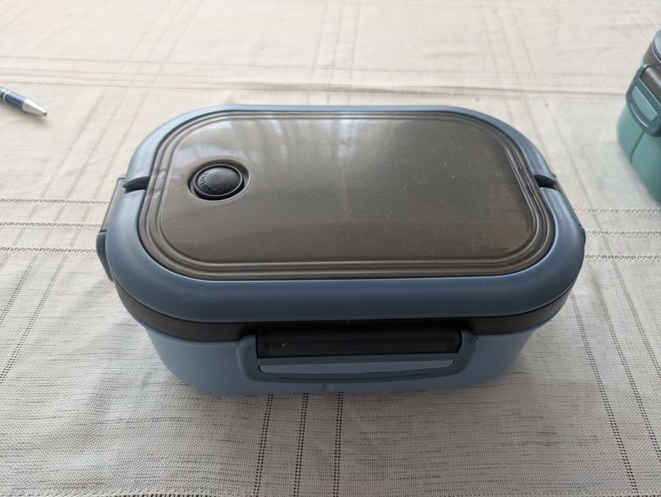 Caserola pentru pranz Kite, 1200ml, cu 3 compartimente, separator si tacamuri
