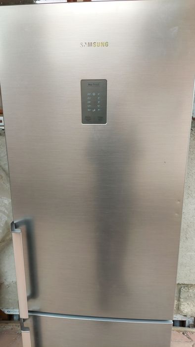 Vand combina frigorifica Samsung 339 litri