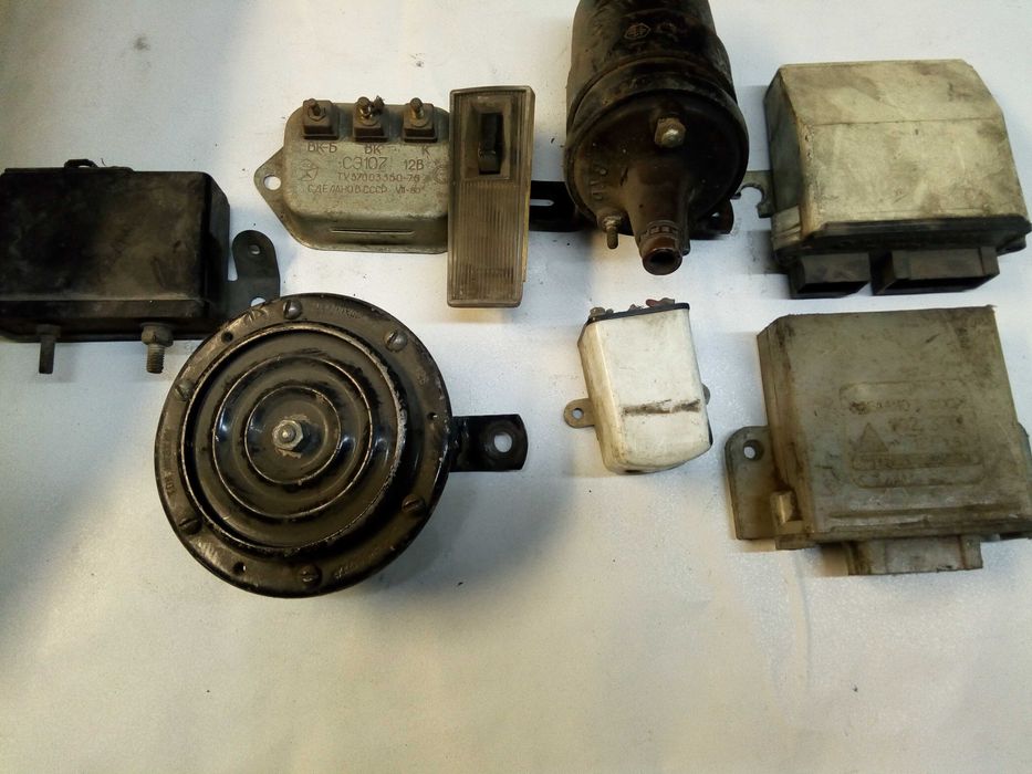 продам запчасти на Москвич