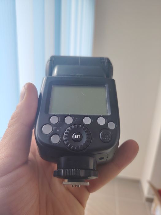 Продавам светкавица Godox V850 II (Speedlite