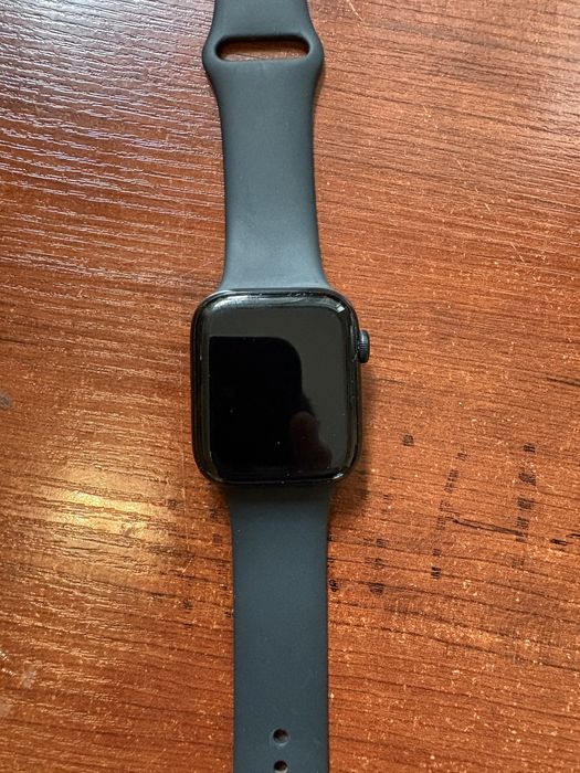 Продам Apple Watch SE 2 44mm