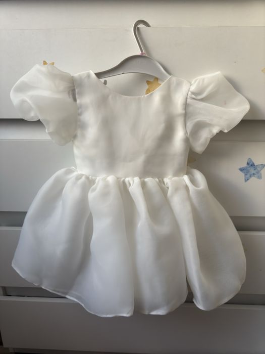 Продам нарядное платье для девочки