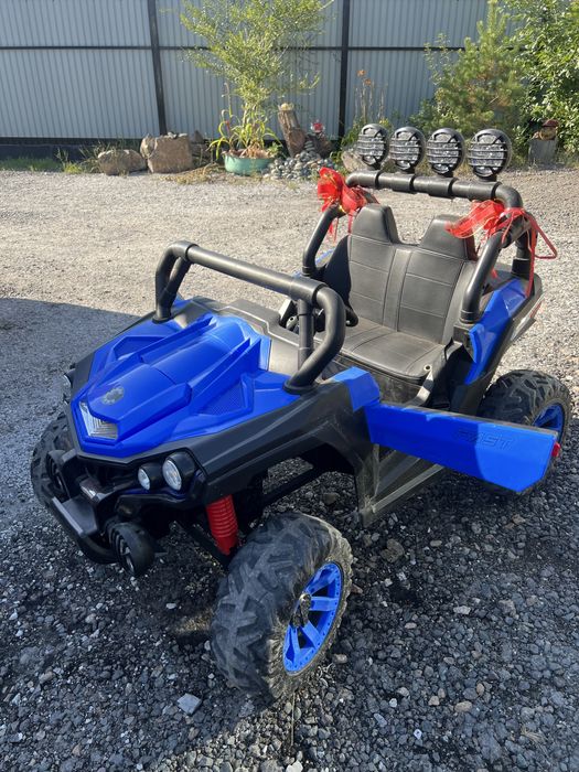 Машинка на пульте управления