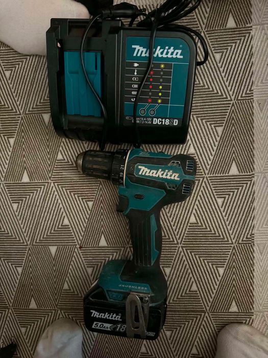 Makita DDF485 Brushless 18V + батерия 5.0Ah + зарядно