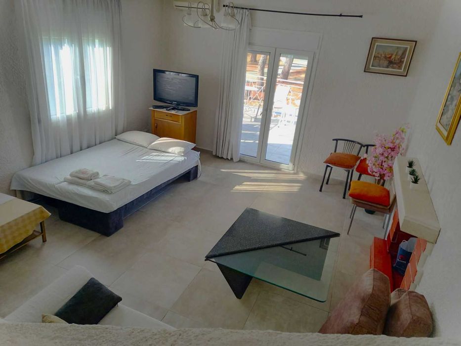 Триетажна къща в Каландра - Халкидики, Гърция