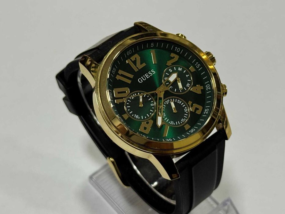 Часовник Guess GW0708G2