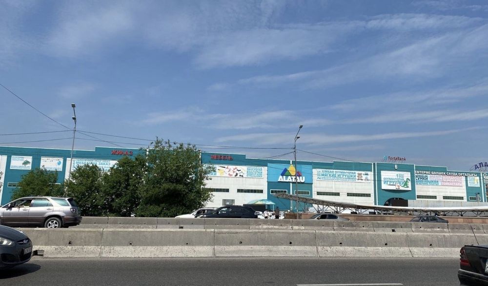 Продам бутик в ТРЦ Алатау
