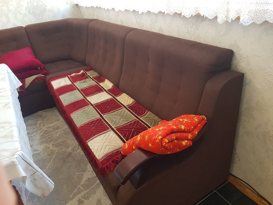Продается диван 3 на 3
