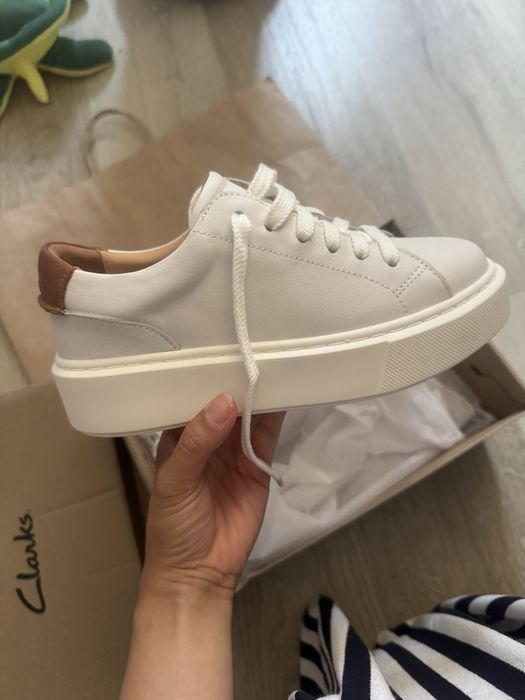 Белые кожанные кроссовки